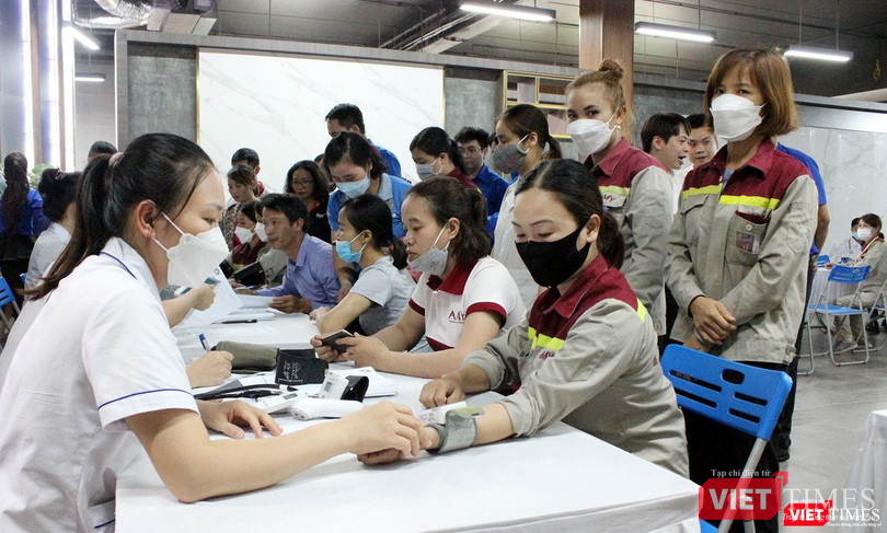 Đã có khoảng 1.200 công nhân của 2 tỉnh Bắc Giang và Vĩnh Phúc được thăm khám miễn phí