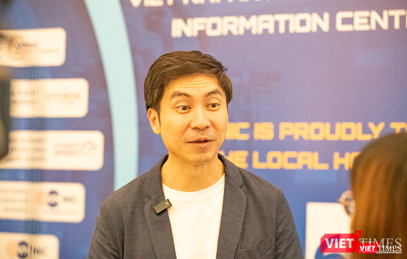 Ông Jia Rong Low, Giám đốc APNIC cho rằng, Việt Nam đang khẳng định vai trò hạt nhân trong cộng đồng Internet Châu Á – Thái Bình Dương, đồng thời mang tới cho cộng đồng tham dự cơ hội hợp tác đặc biệt.