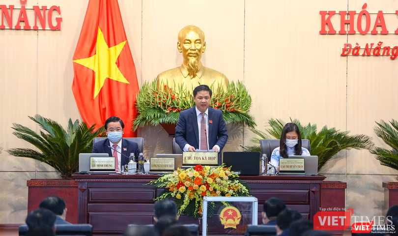 Ông Lương Nguyễn Minh Triết - Chủ tịch HĐND TP Đà Nẵng khoá X và các Phó Chủ tịch HĐND TP Đà Nẵng nhiệm kỳ mới điều hành kỳ họp
