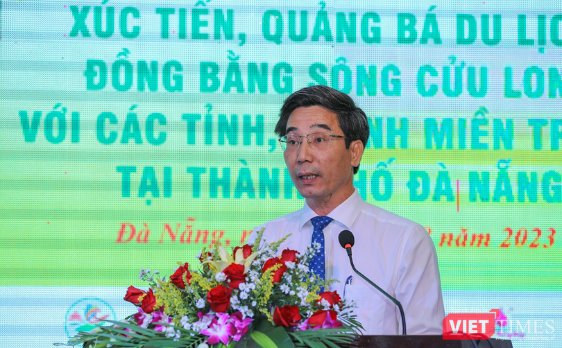 vt_xuc tien du lich 3.png