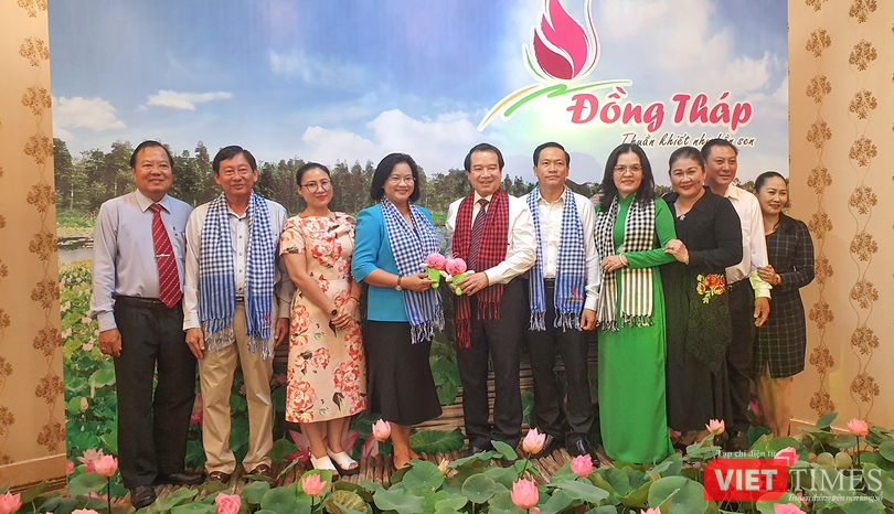 vt_xuc tien du lich 4.png