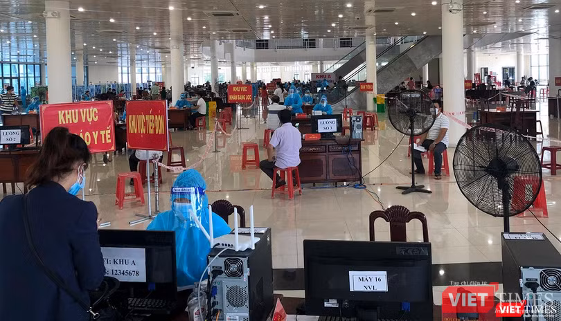 Đà Nẵng tổ chức tiêm vaccine phòng COVID-19 cho người dân Đà Nẵng tổ chức tiêm vaccine phòng COVID-19 cho người dân