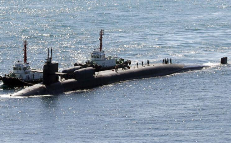Ngày 13/10/2017, tàu ngầm hạt nhân USS Michigan, Hải quân Mỹ đến cảng Busan Hàn Quốc. Ảnh: Arab News.