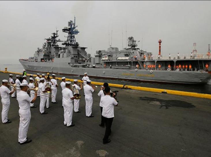 Tàu chiến Nga cập cảng Manila. Ảnh: SunStar.