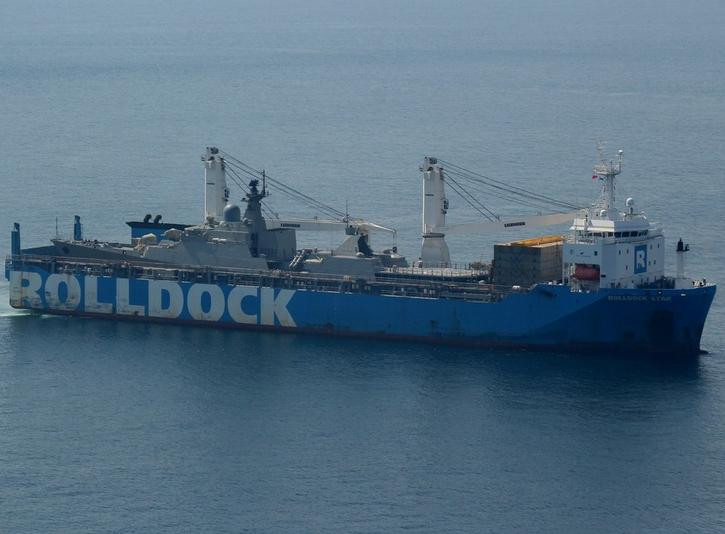 Tàu vận tải hạng nặng Rolldock Star Hà Lan đang chở tàu hộ vệ lớp Gepard 3.9 thứ ba về Việt Nam. Ảnh: Poder Naval.