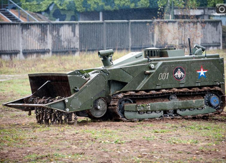 Xe chiến đấu không người lái Uran-6 Nga.