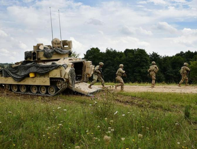 Bộ binh Mỹ trong tiến hành huấn luyện chiến thuật. Ảnh: Cankao.