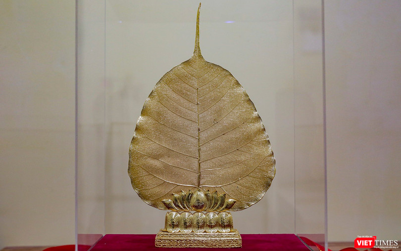 Độc bản lá Bồ Đề dát vàng 24k lớn nhất Việt Nam sẽ được công bố và trao chứng nhật kỷ lục Việt Nam vào đêm khai mạc Lễ hội Quán Thế Âm Ngũ Hành Sơn TP Đà Nẵng 2023.