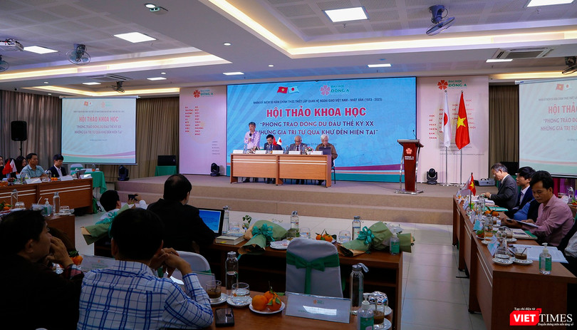 PGS.TS. Trần Đức Cường - Chủ tịch Hội Khoa học Lịch sử Việt Nam và Nhà sử học Dương Trung Quốc - Tổng Thư ký, Phó Chủ tịch Hội Khoa học Lịch sử Việt Nam chủ trì hội thảo.