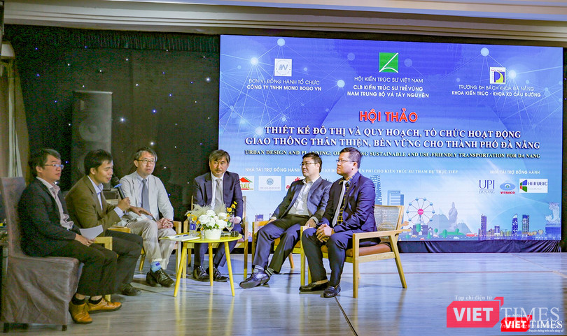 Các chuyên gia trong phiên thảo luận và bàn giải pháp thiết kế đô thị thân thiện, bền vững