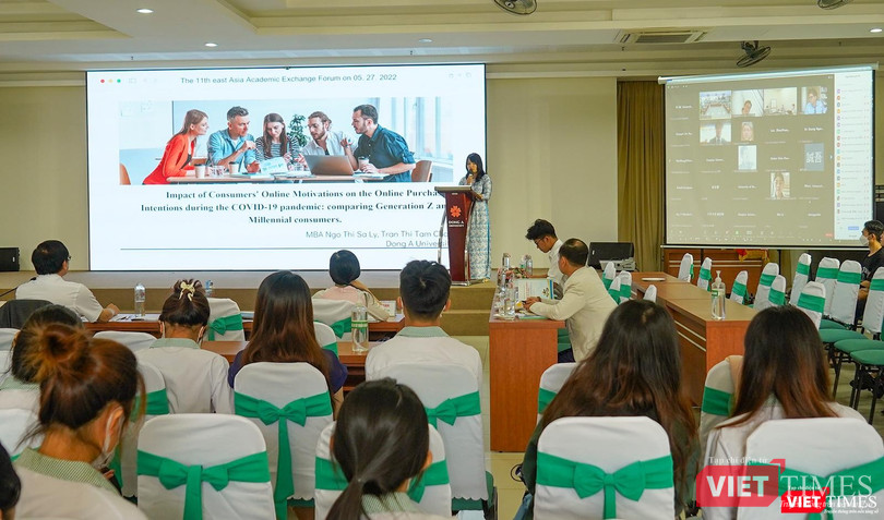 Nhóm nghiên cứu Ngô Thị Sa Ly và Trần Thị Tâm Châu của ĐH Đông Á (Việt Nam) trình bày tại hội thảo