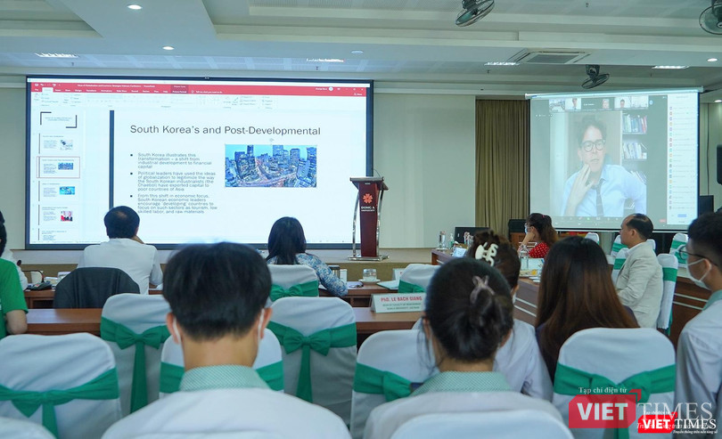 Chuyên gia Cherry KWON đến từ ĐH Dong-A (Hàn Quốc) trình bày tham luận