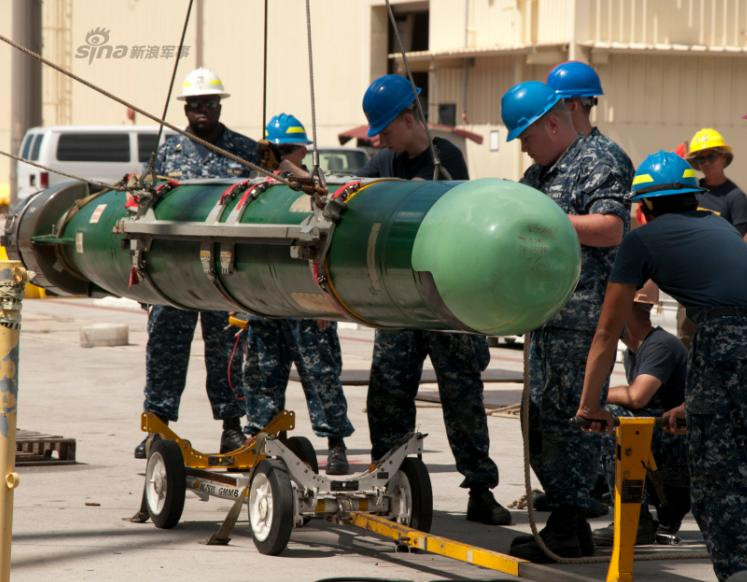 Tàu ngầm hạt nhân Mỹ có hệ thống bắn tên lửa hành trình Tomahawk thẳng đứng. Ảnh: Sina