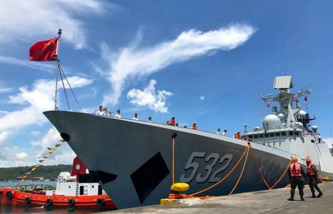 Ngày 1/5/2017, biên đội tàu chiến hải quân Trung Quốc đến thành phố Davao, Philippines. Ảnh: Sina