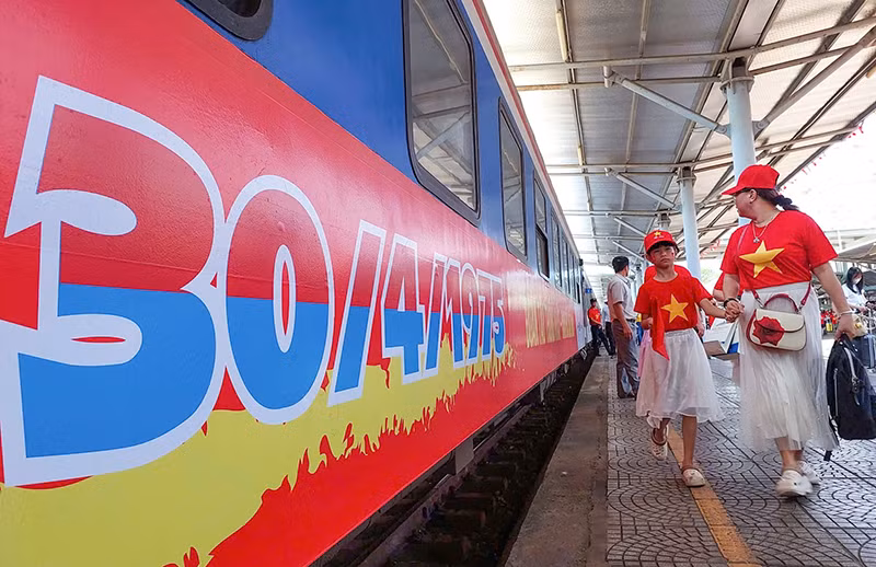 Du khách đến Đà Nẵng trong kỳ nghỉ lễ 30/4 - 1/5 tăng mạnh so với cùng kỳ năm 2024