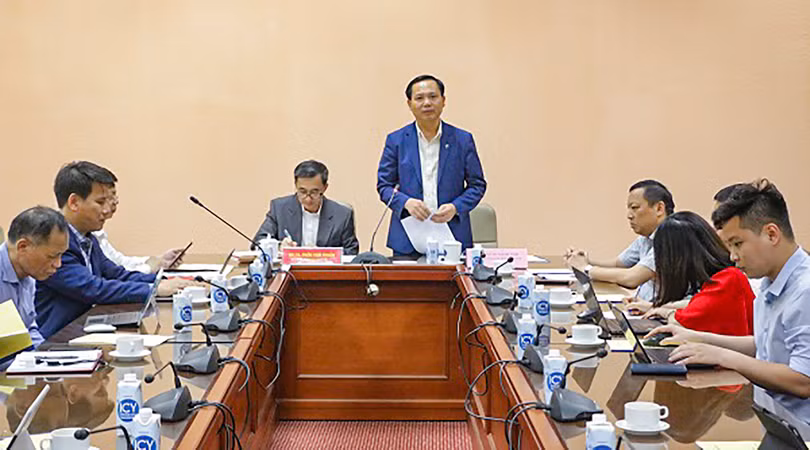 Ông Chu Mạnh Sinh - Phó Tổng Giám đốc BHXH Việt Nam phát biểu tại hội nghị (ảnh BHXHVN)