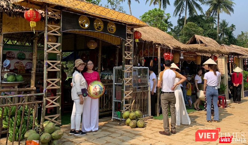 Không gian trưng bày sản phẩm OCOP của địa phương