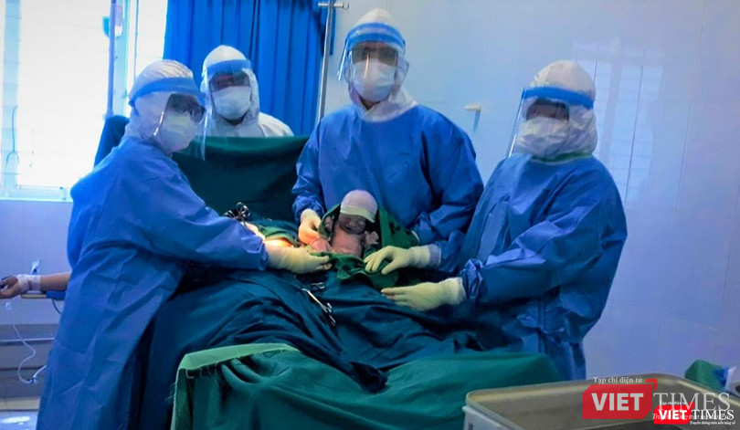 Sản phụ mắc COVID-19 được mổ đẻ thành công tại bệnh viện