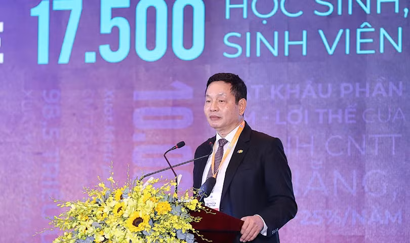 Ông Trương Gia Bình - Chủ tịch HĐQT Tập đoàn FPT phát biểu tại Diễn đàn Đầu tư Đà Nẵng 2022 (Ảnh NĐ)