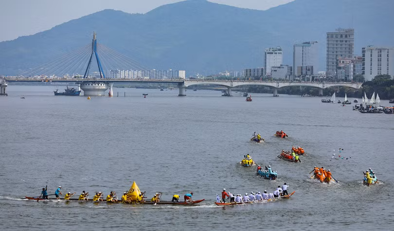 Các đội đua vào tiêu 