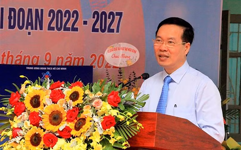 Chủ tịch nước Võ Văn Thưởng tham dự Lễ Khai giảng năm học mới tại trường Phổ thông dân tộc bán trú Tiểu học và Trung học cơ sở Thung Nai, huyện Cao Phong (Hòa Bình) năm 2022 - Ảnh: TTXVN