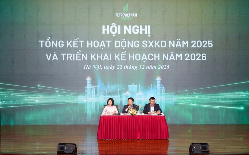 Đoàn chủ tịch điều hành hội nghị.