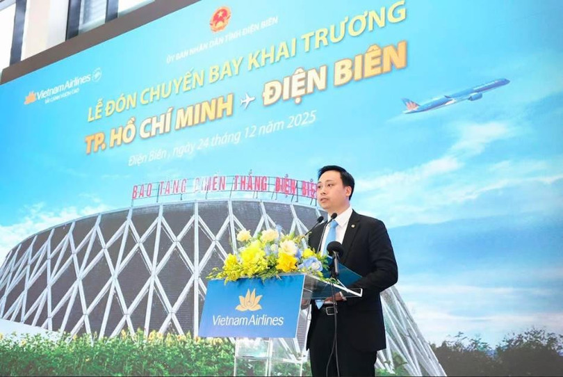 Ông Lê Chí Quân, Phó Giám đốc Chi nhánh khu vực Việt Nam đại diện Vietnam Airlines phát biểu tại Lễ đón chuyến bay khai trương TP.HCM - Điện Biên.