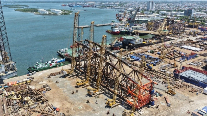 PVEP-NCS và nhà thầu Vietsovpetro lắp dựng thành công Panel Row 1 thuộc khối chân đế giàn khai thác WHP-DHN.