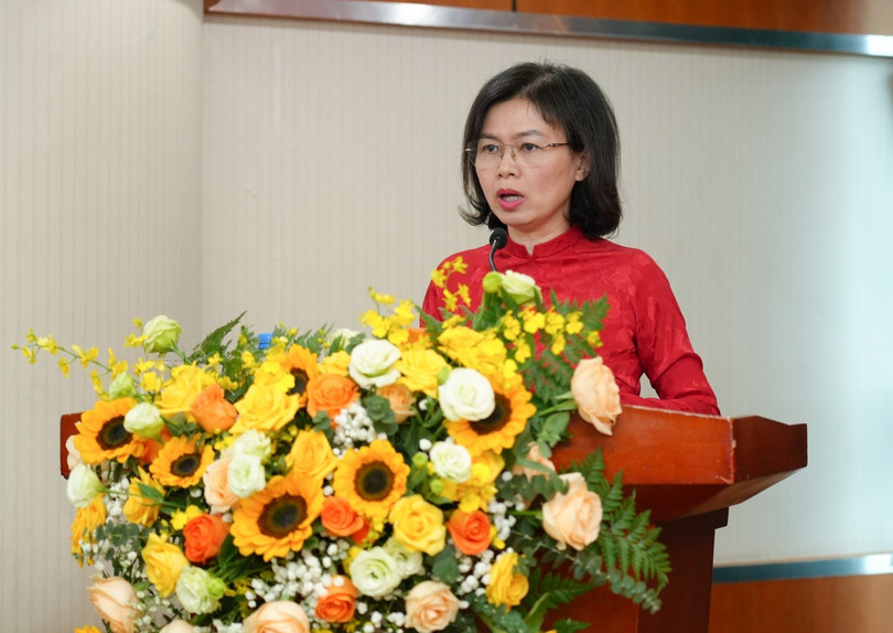 Đồng chí Ngô Hồng Vân - Ủy viên Ban Thường vụ Đảng ủy, Chủ tịch Công đoàn Tổng công ty trình báo cáo kết quả công tác Đảng năm 2025 và phương hướng, nhiệm vụ trọng tâm năm 2026