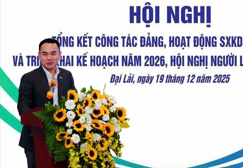 Ông Dương Trí Hội - Phó Bí thư Đảng ủy, Tổng Giám đốc PVChem báo cáo kết quả hoạt động SXKD năm 2025 và triển khai nhiệm vụ năm 2026.