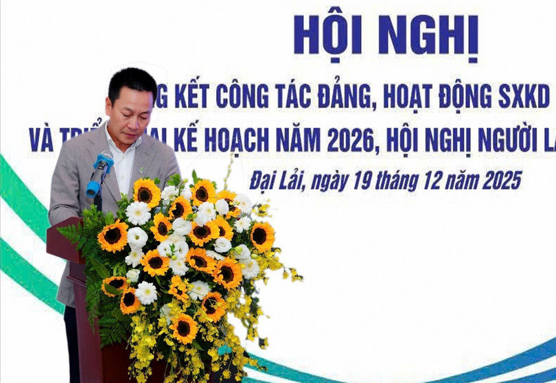 Ông Vũ Chí Công - Ủy viên Ban Thường vụ, Chủ nhiệm Ủy ban Kiểm tra, Phó Tổng Giám đốc PVChem báo cáo tổng kết công tác Đảng năm 2025 và phương hướng, nhiệm vụ năm 2026.
