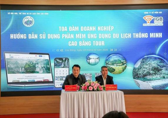 Đồng chí Nguyễn Quốc Trung - Giám đốc Sở Văn hoá, Thể thao và Du lịch tỉnh Cao Bằng và ông Vũ Xuân Nguyên - Chủ tịch IGB Group tại Toạ đàm (Ảnh: Hoài Nam)