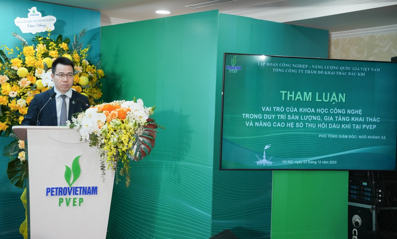 Đồng chí Ngô Khánh Xạ - Phó Tổng Giám đốc PVEP trình bày tham luận tại Hội nghị