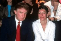 Hình ảnh này được công bố hôm 23/12 cho thấy bà Ghislaine Maxwell và ông Donald Trump. Ảnh: Reuters.