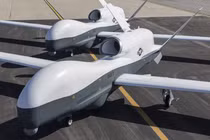 Máy bay giám sát không người lái MQ-4C Triton của Hải quân Mỹ. Ảnh: MW.