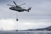 Ngày 10/3/2024, các lực lượng liên hợp tham gia cuộc tập trận quân sự Nordic Response 24, một phần của cuộc tập trận lớn hơn Steadfast Defender của NATO, gần Sorstraumen, phía trên Vòng Bắc Cực ở Na Uy. Ảnh: AFP.