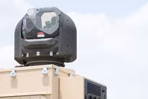 Hệ thống laser chống máy bay không người lái. Ảnh: Raytheon.