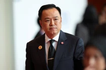 Thủ tướng Thái Lan Anutin Charnvirakul theo dõi diễn biến tại Hội nghị thượng đỉnh ASEAN lần thứ 47 và các hội nghị liên quan ở Kuala Lumpur, Malaysia, ngày 26/10. Ảnh: Reuters.