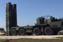 Phương tiện phóng tên lửa từ hệ thống S-400. Ảnh: MW.