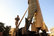 Một tên lửa tầm xa của Iran tại một cuộc biểu tình chống Israel ở Tehran. Ảnh: Shutterstock.