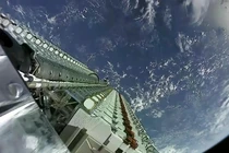 Starlink cho biết việc đưa các vệ tinh của họ xuống quỹ đạo thấp hơn trong năm nay sẽ giúp giảm hơn 80% thời gian phân rã theo quỹ đạo đạn đạo. Ảnh: TNS.