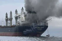 Ngày 11/3, một tàu chở hàng của Thái Lan đang di chuyển qua eo biển Hormuz đã bị tấn công. Ảnh: IE.