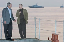 Tổng thống Nga Vladimir Putin và người đồng cấp Mỹ George W. Bush cùng nhau đi dạo quanh dinh thự Bocharov Ruchei ở Sochi vào tháng 4/2008. Ảnh: Sputnik.