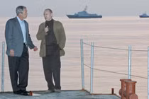 Tổng thống Nga Vladimir Putin và người đồng cấp Mỹ George W. Bush cùng nhau đi dạo quanh dinh thự Bocharov Ruchei ở Sochi vào tháng 4/2008. Ảnh: Sputnik.