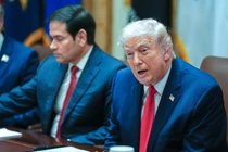 Ông Trump đã đưa ra tuyên bố này trong một cuộc họp nội các, nói rằng ông Putin đã đồng ý và "điều đó rất tốt đẹp". Ảnh: EPA.