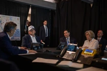 Tổng thống Mỹ Donald Trump theo dõi các hoạt động quân sự của Mỹ chống lại Iran, ngày 28/2. Ảnh: X.