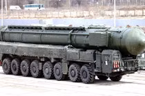 Tên lửa đạn đạo liên lục địa RS-24 Yars của Nga mang đầu đạn hạt nhân. Ảnh: MW.