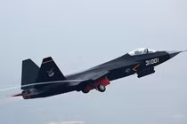 Chiến đấu cơ tàng hình, đa năng J-35 của Trung Quốc. Ảnh: IE.