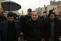 Ngoại trưởng Iran Abbas Araghchi (giữa) tham gia cuộc tuần hành truyền thống nhân Ngày Quds tại thủ đô Tehran vào ngày 13/3. Ảnh: Getty.