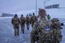 Binh lính Đan Mạch đến Greenland vào ngày 19/1. Ảnh: RT.